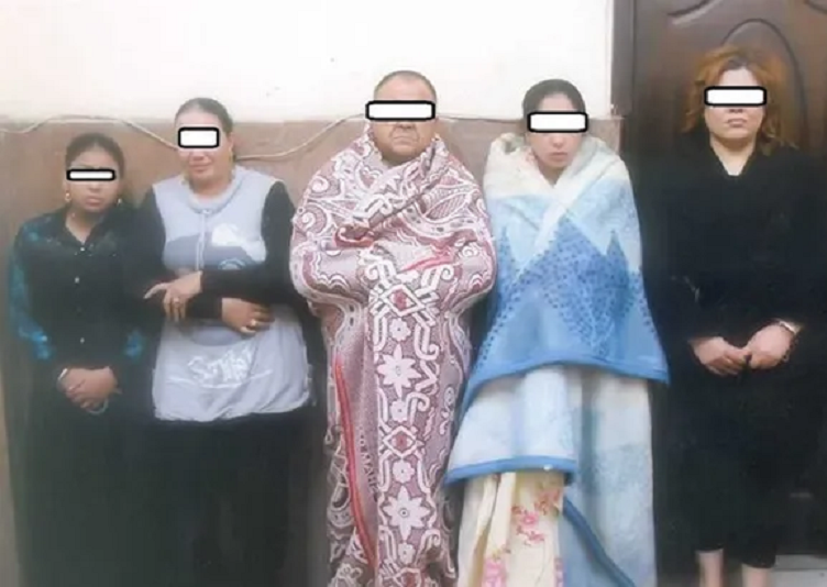 تم القبض على 4 شباب و4 سيدات بتهمة ممارسة الرذيلة بشكل جماعي داخل نادِ صحي (صور)