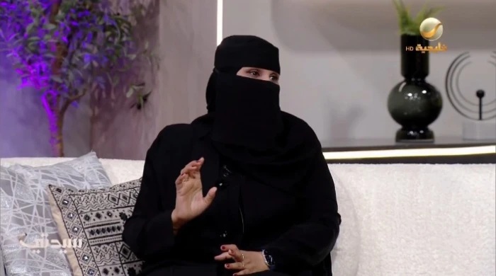 شاهد.. قصة رجل خطب امرأة معتقداً أن عمرها 32 عاماً.. وعند عقد القران كانت المفاجأة !