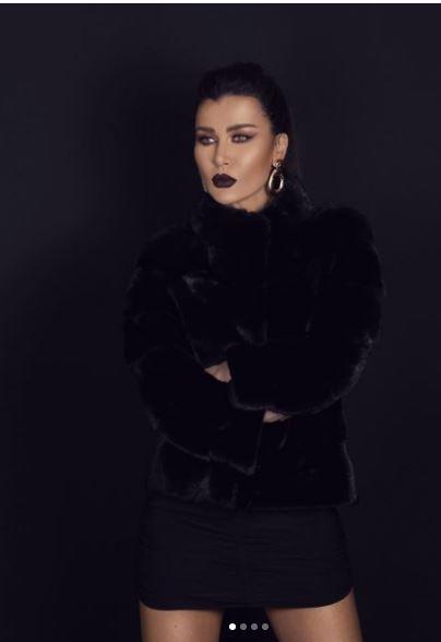 بعد 4 أشهر على وفاة شقيقها.. شاهد الفنانة نادين الراسي ترقص احتفالا بالعام الجديد ( فيديو)