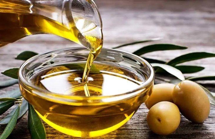 خبير سعودي يكشف عن طريقة جهنمية لكشف زيت الزيتون الأصلي والمغشوش !!