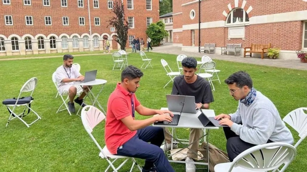  شباب سعوديون يتألقون في جامعة أكسفورد.. إبداع وتميز في عالم البرمجيات والذكاء الاصطناعي