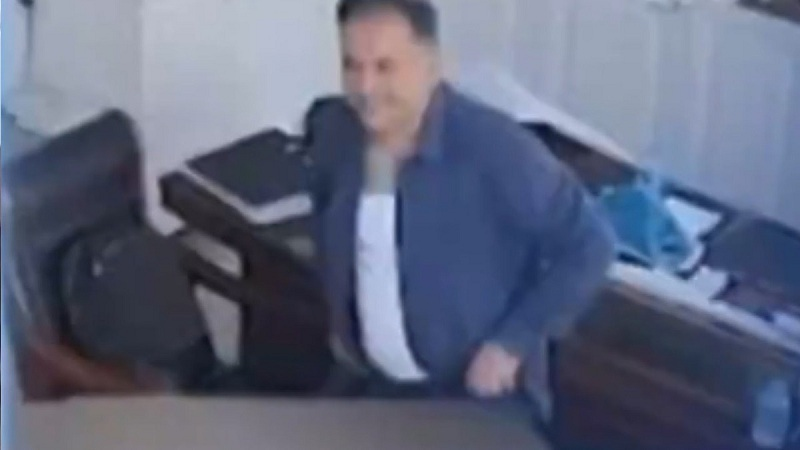تسريب مقطع فيديو وصور مخل لعميد كلية مع إحدى الطالبات داخل المكتبه (فيديو)