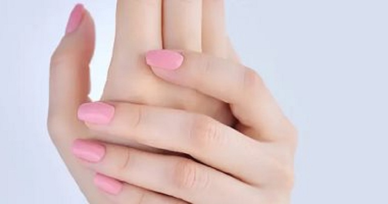 4 وصفات طبيعية تظهر جمال يديكِ ناعمة وملساء.. عجينة دقيق الشوفان أبرزها؟!