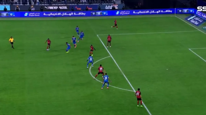 إعلامي يطالب الأهلي بالانسحاب بعد بيان الهلال