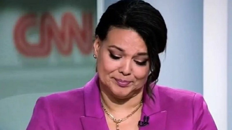 مذيعة شبكة CNN الأمريكية تنهار وتبكي على الهواء لسبب صادم ومؤلم؟؟