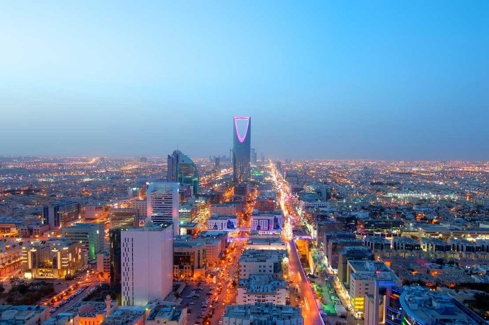  السعودية تبدأ في منح حقوق كبيرة للوافدين تعديلات مفاجئه في نظام الكفالة والعمل في المملكة