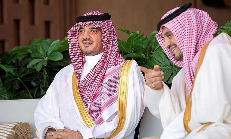 نيابة عن سمو ولي العهد السعودي.. وزير الداخلية يَرعى الحفل الختامي لكأس العلا للهجن في السعودية