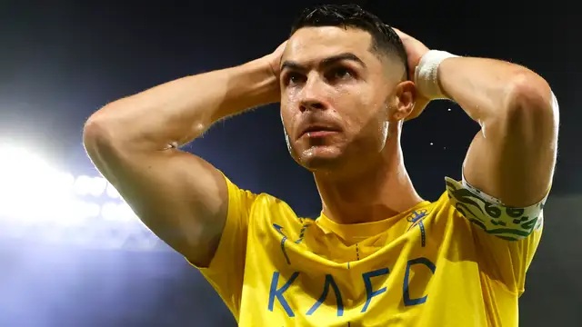 على طريقة خطف ميسي من الهلال.. عملاق تركيا يعلن التفاوض مع كريستيانو رونالدو رسميًا