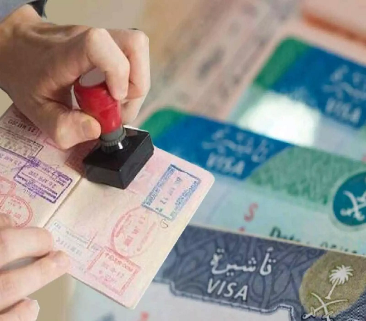تحذير قبل السفر مدة صلاحية تأشيرة الزيارة العائلية للسعودية.. وهل يمكن تمديدها؟