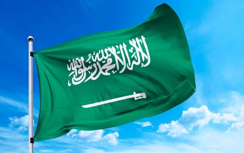 قرار تاريخي بإعفاء 5 جنسيات من المقيمين في السعودية من تأشيرة الخروج والعودة ورسوم المرافقين
